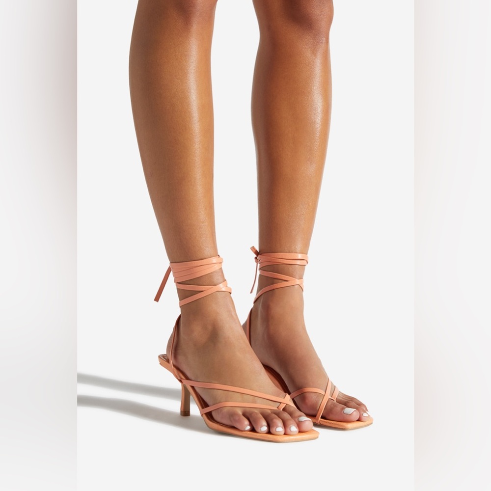 Mikelle Lace Up Kitten Heel in Melon Size 6.5